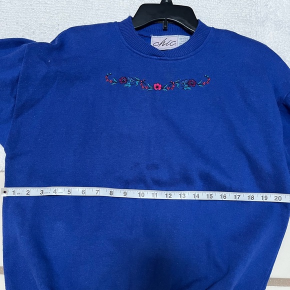 Vintage embroidered sweatshirt with shoulder padding - Picture 4 of 5